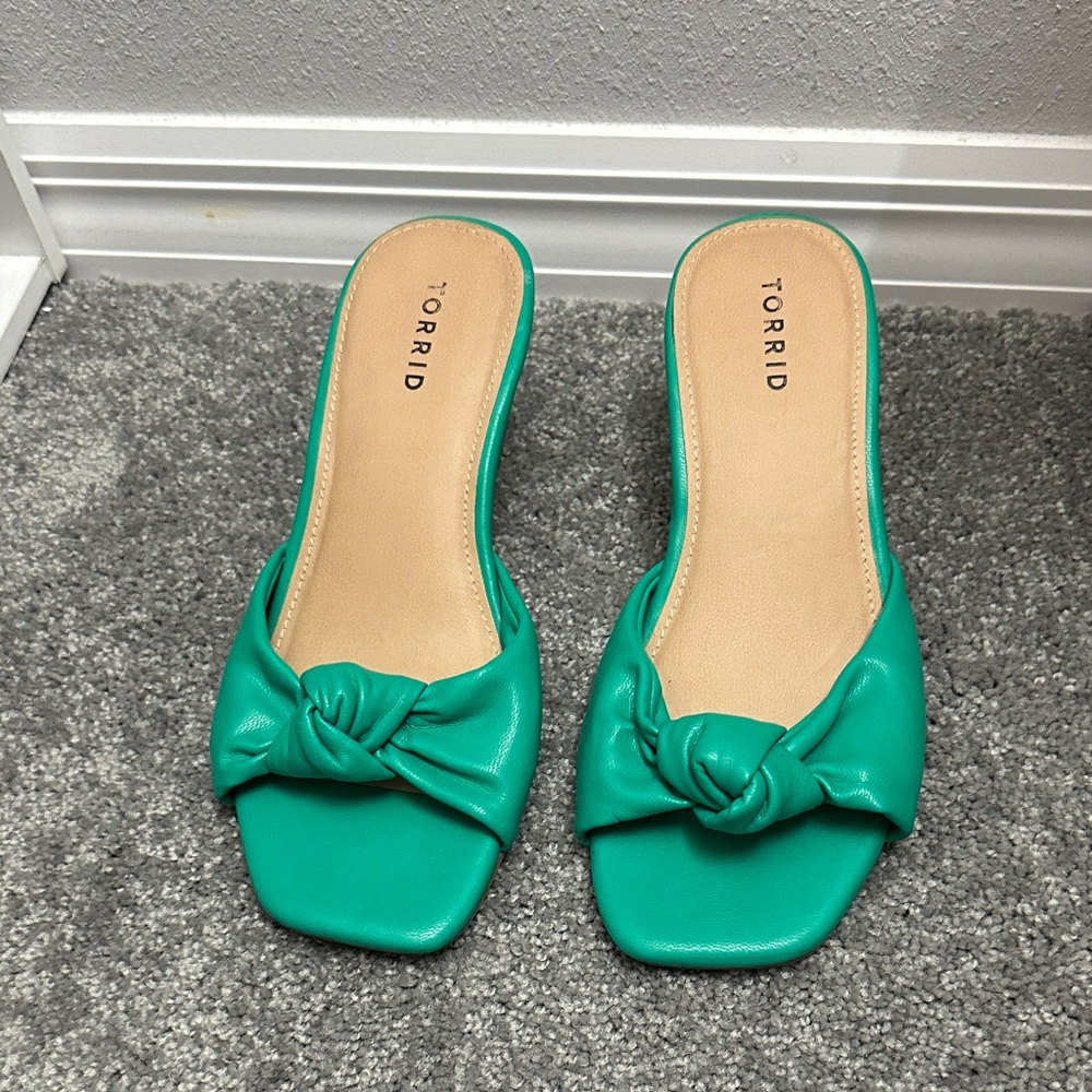 Torrid Green Women's Knotted Kitten Heels
